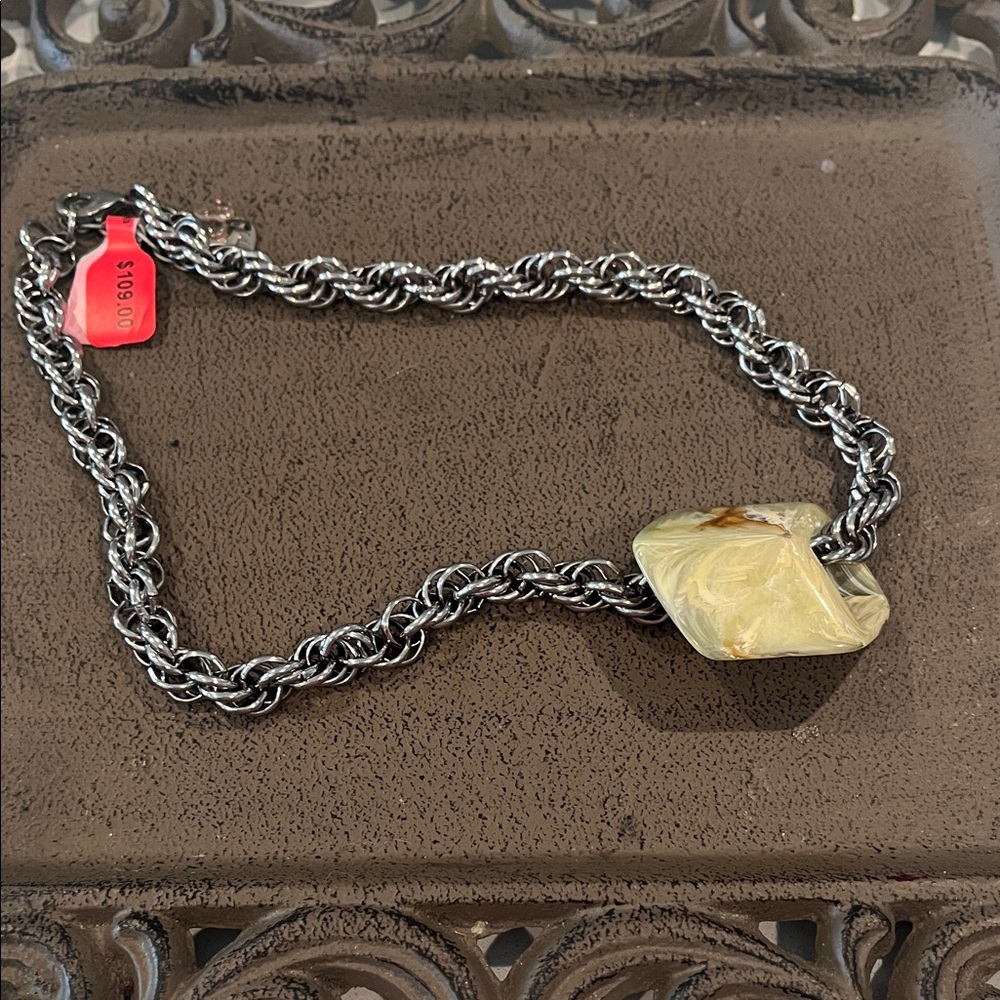 Sabika Twisted Silver Necklace with Unique Cream Pendant